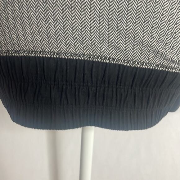 Lululemon black and grey herringbone think fast hoodie size 4 - Picture 7 of 10